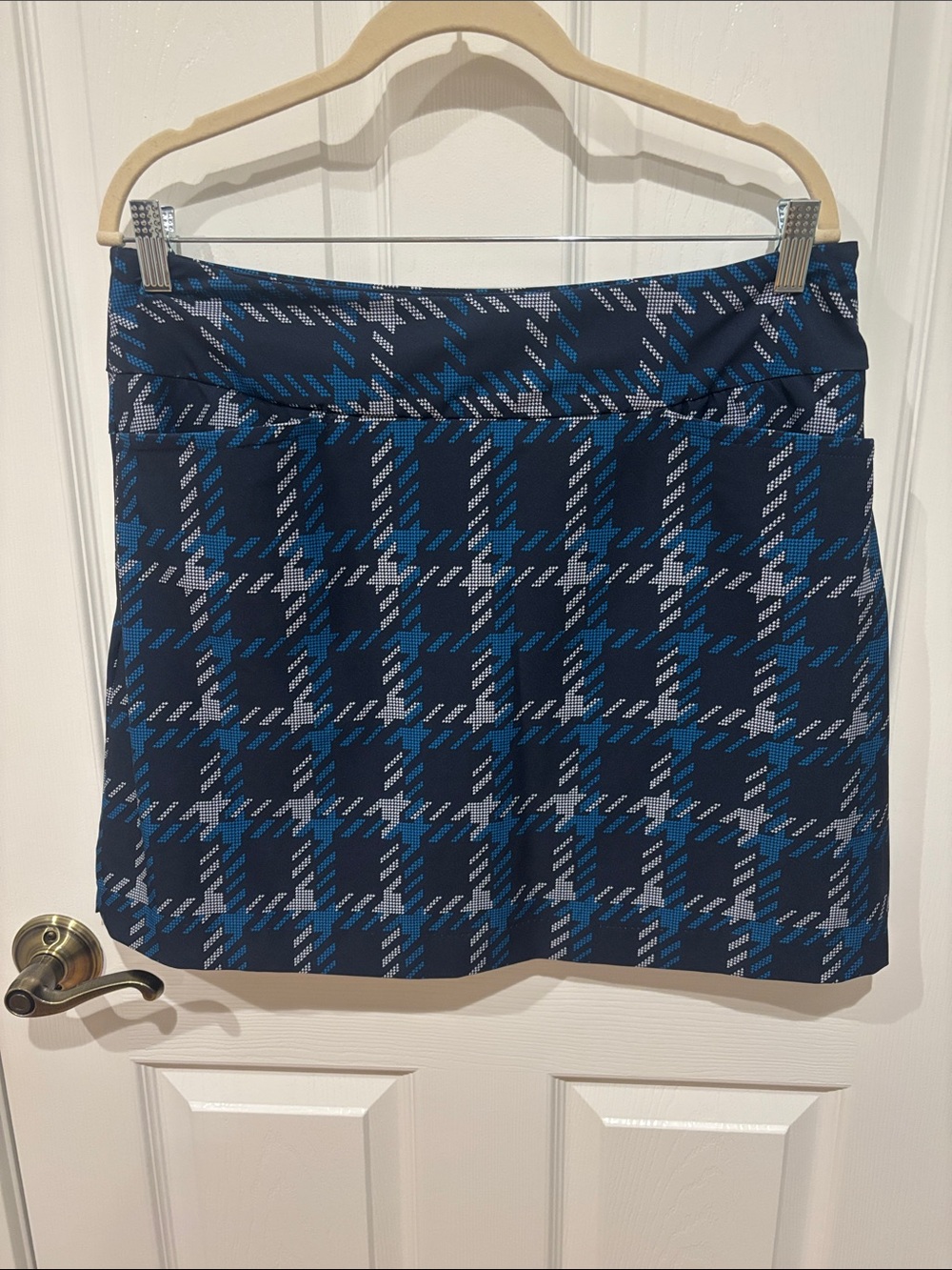Taking offers! TAIL Activewear Golf Blue Plaid Women's Skort - Classic A-Line